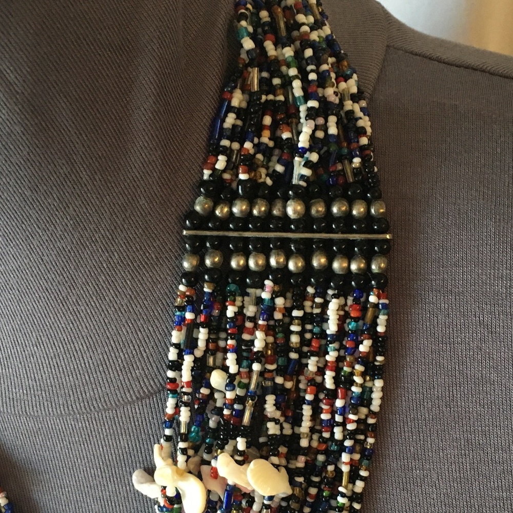 SOLD—Vintage 1970’s Beaded Seashell Tribal Layer Bib Necklace from Aruba - Picture 6 of 16